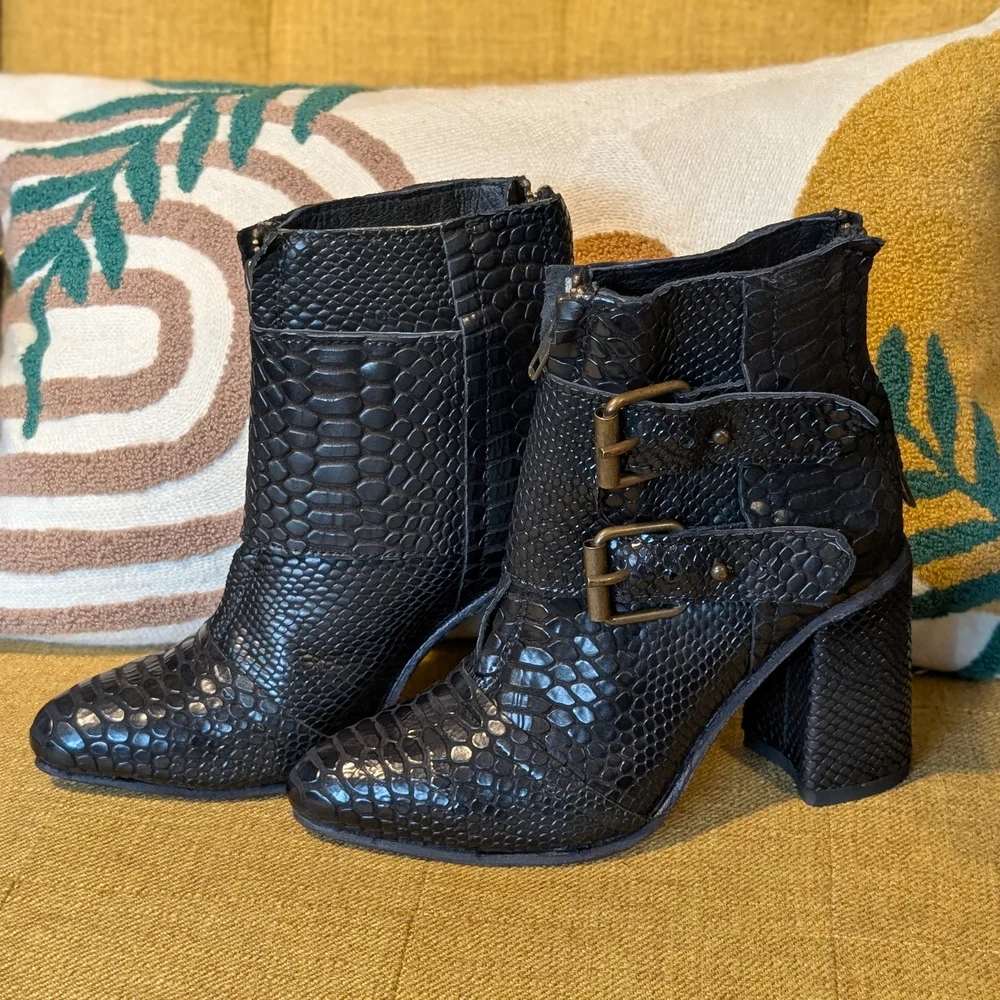 Freebird by Steven Black Faux Snakeskin Buckle Ankle Boots - Picture 1 of 8